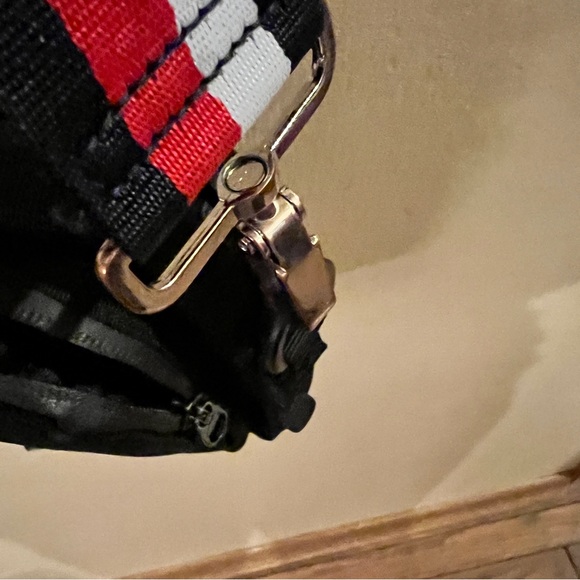 Crooks & Castles Small Shoulder Bag - Picture 5 of 7